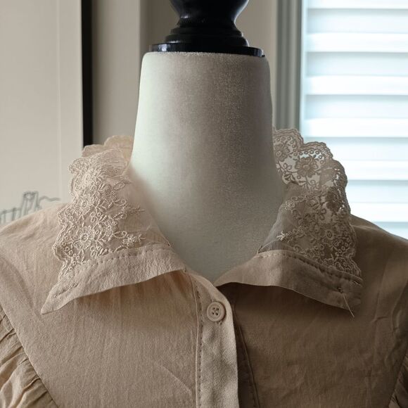 🤍Korean Chic Lace Ruffle Blouse in Cream - Picture 7 of 8